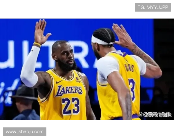 NBA最新动态:湖人球星詹姆斯伤情更新勇士迎战强敌展现冠军实力 NBA最新动态:湖人球星詹姆斯伤情更新勇士迎战强敌展现冠军实力