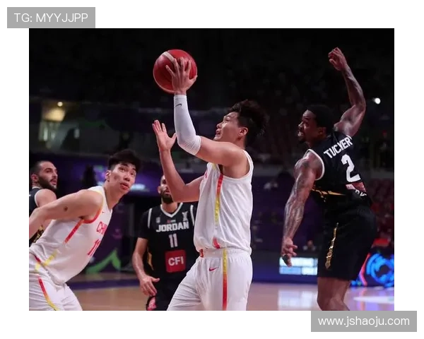 中国篮球队奋勇拼搏力克美国队,迎来世界杯历史性胜利 中国篮球队奋勇拼搏力克美国队,迎来世界杯历史性胜利