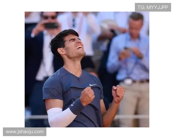 德约科维奇再创历史豪取年终总决赛门票年轻球员挑战王者地位