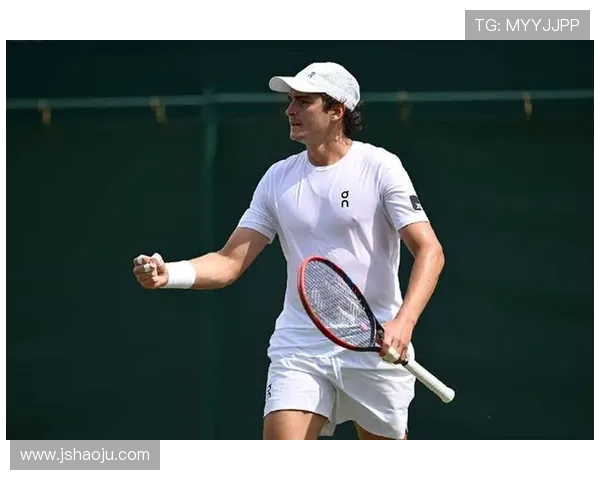 网球赛季激战正酣 名将纷纷亮相争夺冠军宝座