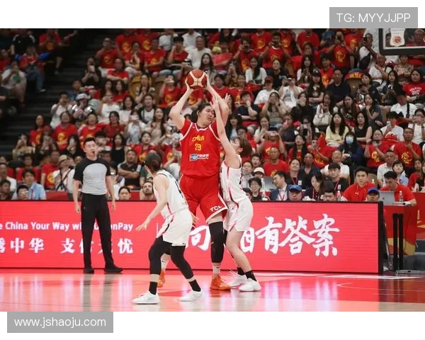 中国篮球联赛新赛季揭幕战精彩纷呈 多支劲旅展开激烈角逐