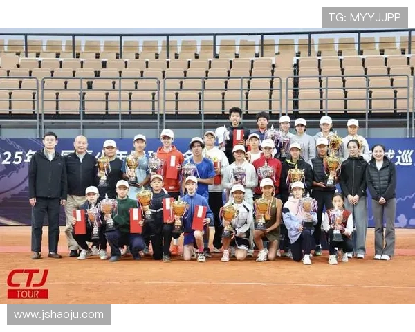 新一轮网球大师赛激战正酣 多位顶级选手争夺冠军荣耀