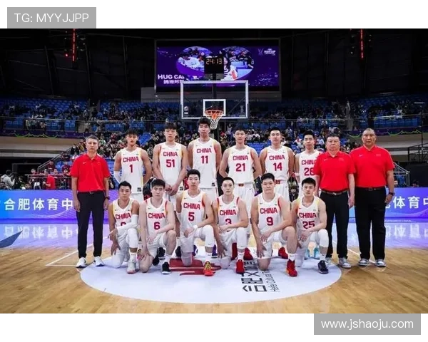 中国篮球队逆转取胜全场高效表现彰显团队实力